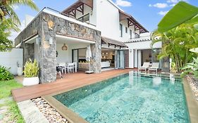 Luxury Villa - 2 Minutes Walk From The Beach